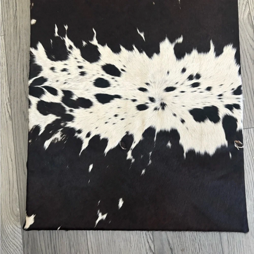 Artistic Black and Cream Wall Tapestry